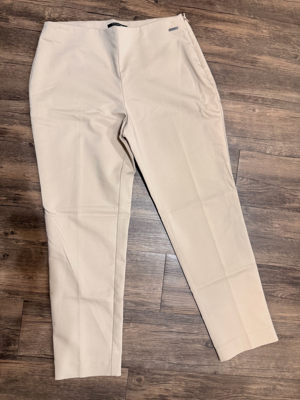 TAHARI Women’s Cropped Beige Trouser Work Pants size 8
